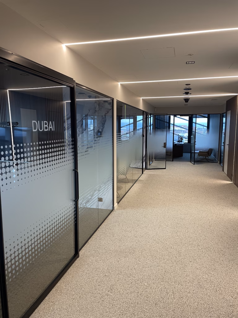 dekoratiivkile klaasil